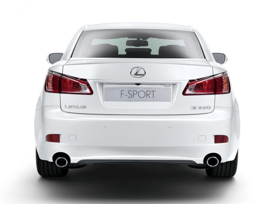  Lexus IS250 F-Sport 2010 года  (EU) (фото 2 из 7)
